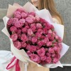 25 кустовых пионовидных роз Леди Бомбастик 60 см