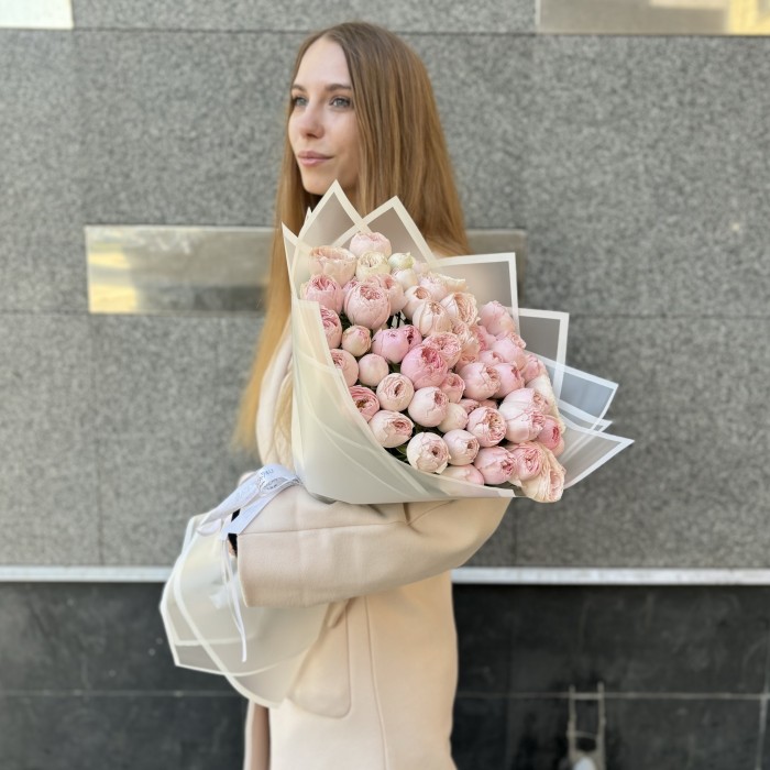 25 кустовых пионовидных роз Мансфилд парк 60 см