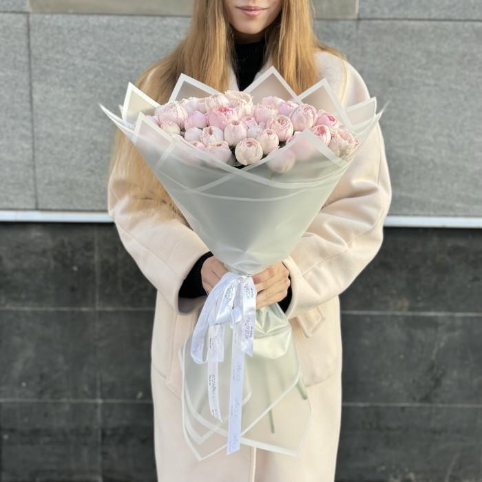 25 кустовых пионовидных роз Мансфилд парк 60 см