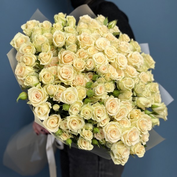 25 кустовых роз Аксана 70 см