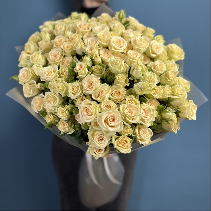 25 кустовых роз Аксана 70 см