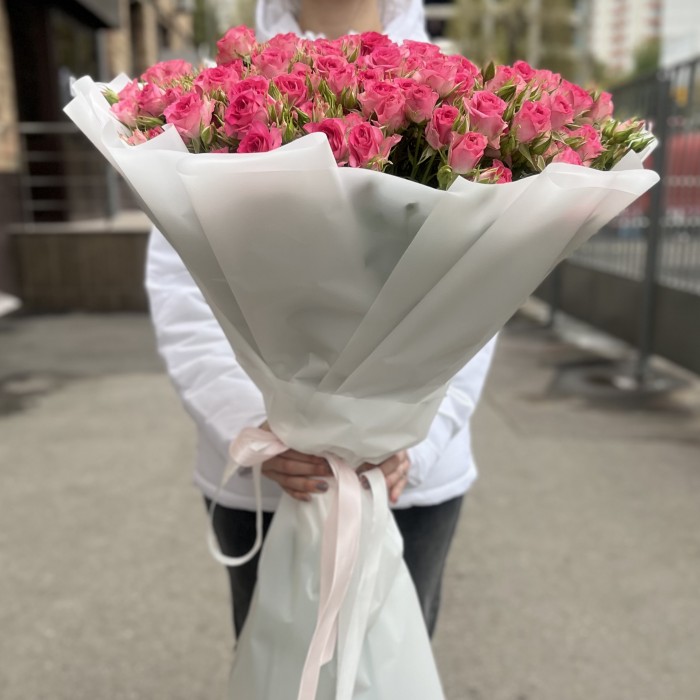 25 кустовых роз Рупски 80 см