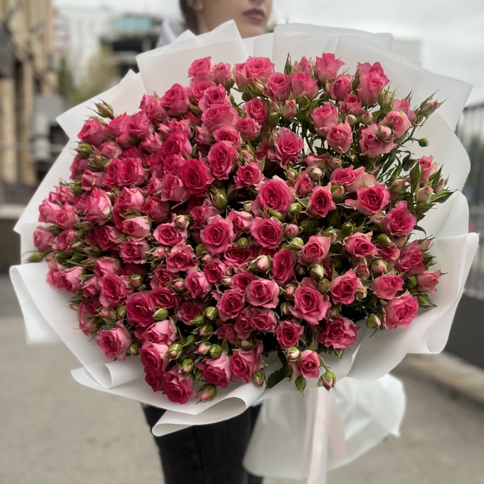 25 кустовых роз Рупски 80 см