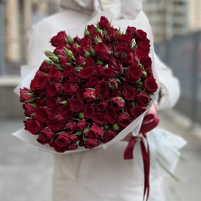 25 кустовых роз Велвет Блоссом 50 см