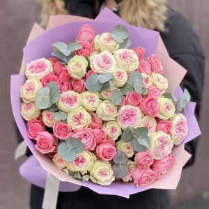 Микс из 11 кустовых пионовидных роз Джелатто и Дионн Микс из 11 кустовых пионовидных роз Джелатто и Дионн