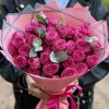 11 пионовидных кустовых роз Классик Сенсейшн 60 см с эвкалиптом