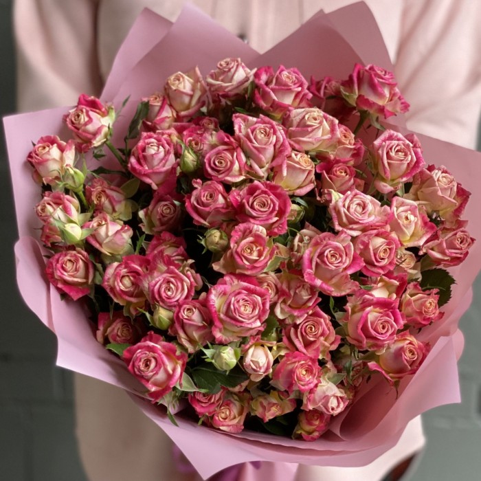 11 кустовых роз Бала