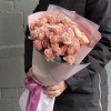11 нежно-розовых кустовых роз Дестини 50 см