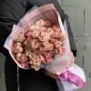 11 нежно-розовых кустовых роз Дестини 50 см