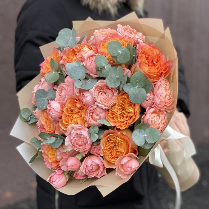 Микс из пионовидных роз Фри Спирит и Джульетта