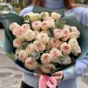 11 кустовых роз Свит Джелато с эвкалиптом
