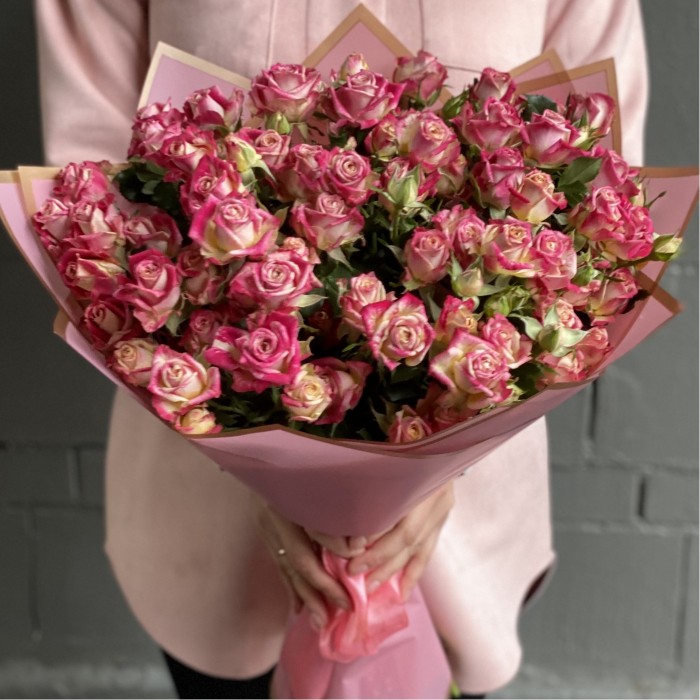 15 кустовых роз Бала