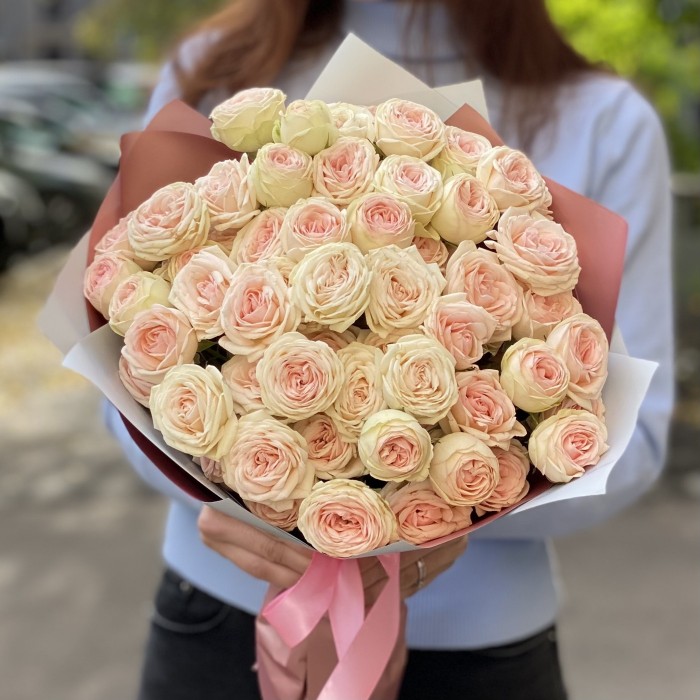 Букет розово-персиковых кустовых роз Свит Джелато