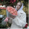 25 пионовидных роз Кахала 50 см