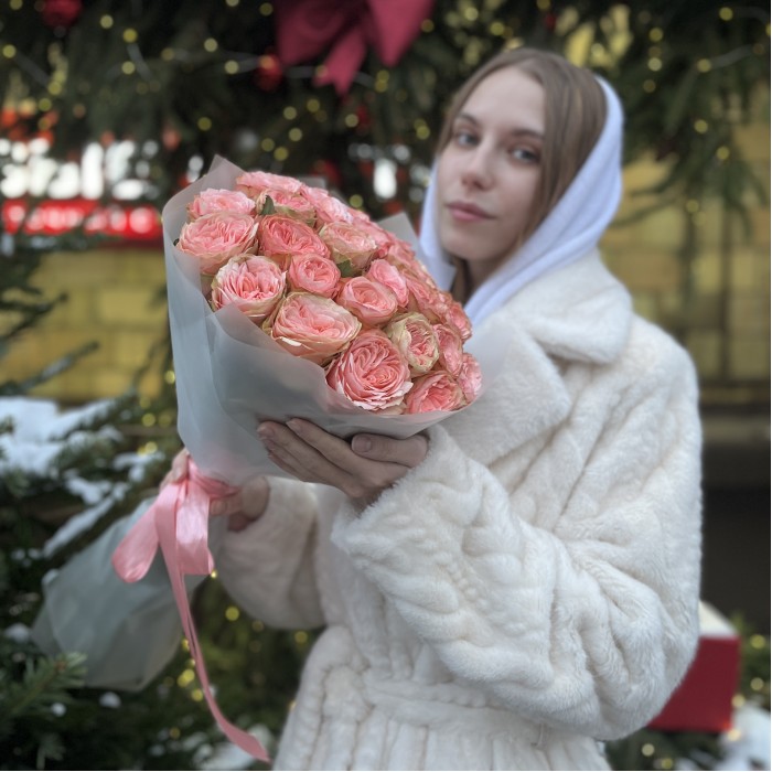 25 пионовидных роз Кахала 50 см