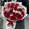 Букет из красных роз 60 см с гипсофилой