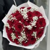 Букет из красных роз 60 см с гипсофилой