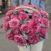 25 роз Кантри Блюз с эвкалиптом в корзине
