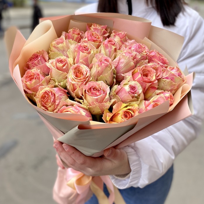 25 роз Фиеста