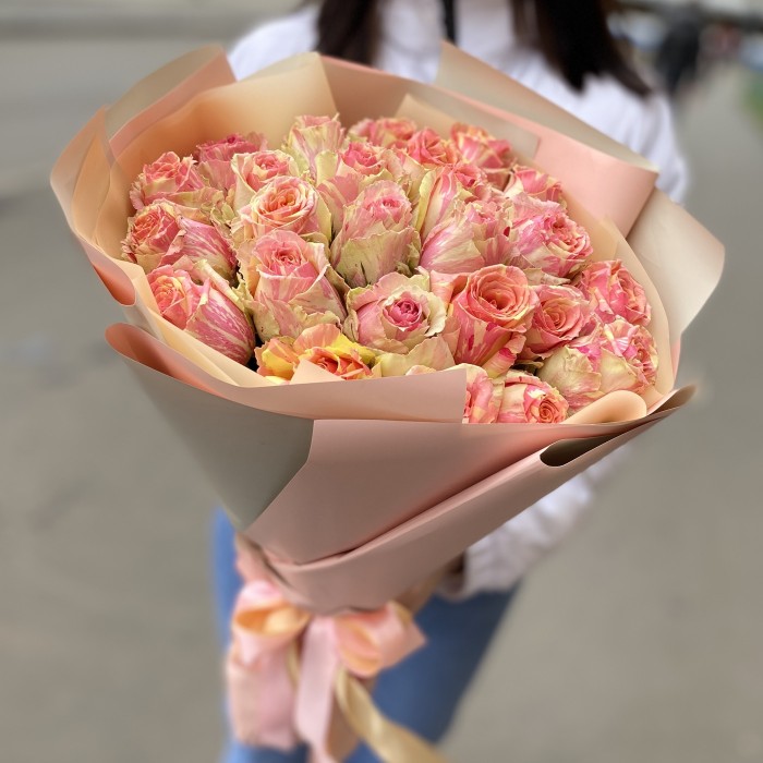 25 роз Фиеста