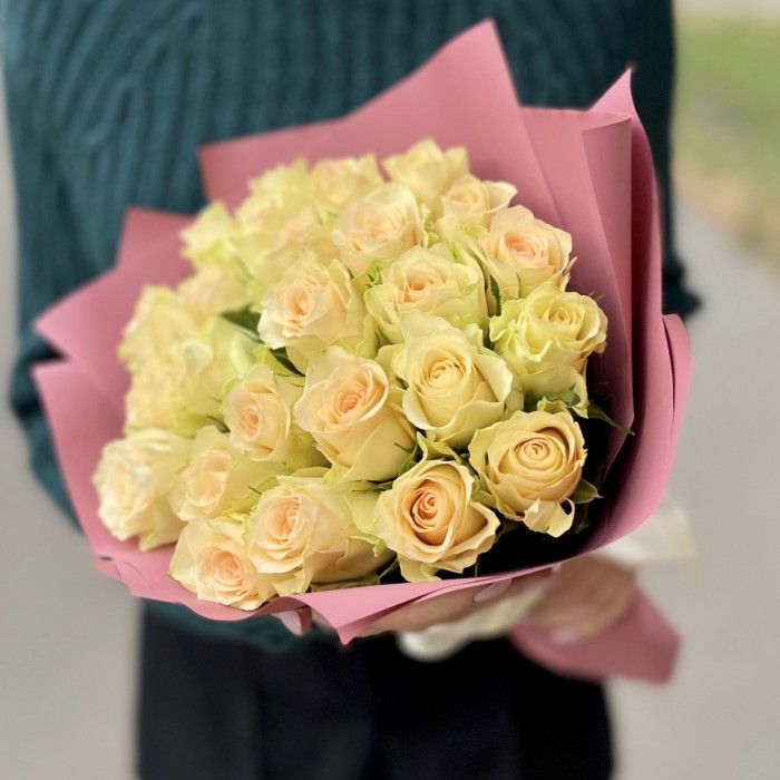 25 салатовых роз Киви