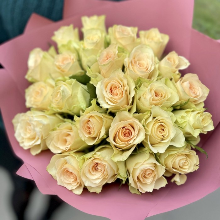 25 салатовых роз Киви