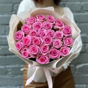 25 розовых роз 60 см