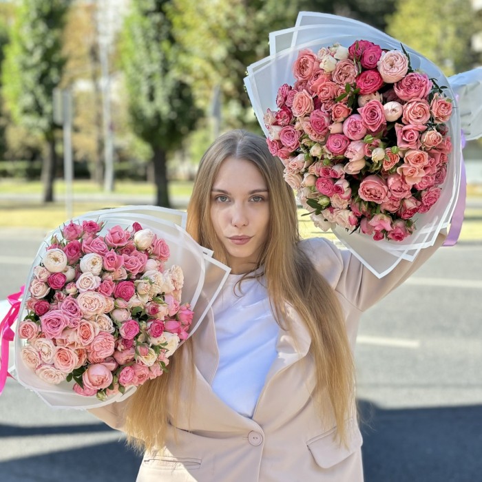 25 Нежных кустовых и пионовидных роз MIX