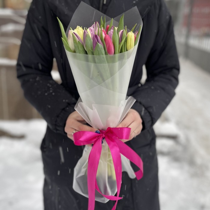 25 тюльпанов микс пастельных оттенков