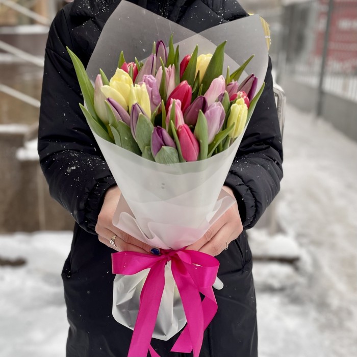 25 тюльпанов микс пастельных оттенков