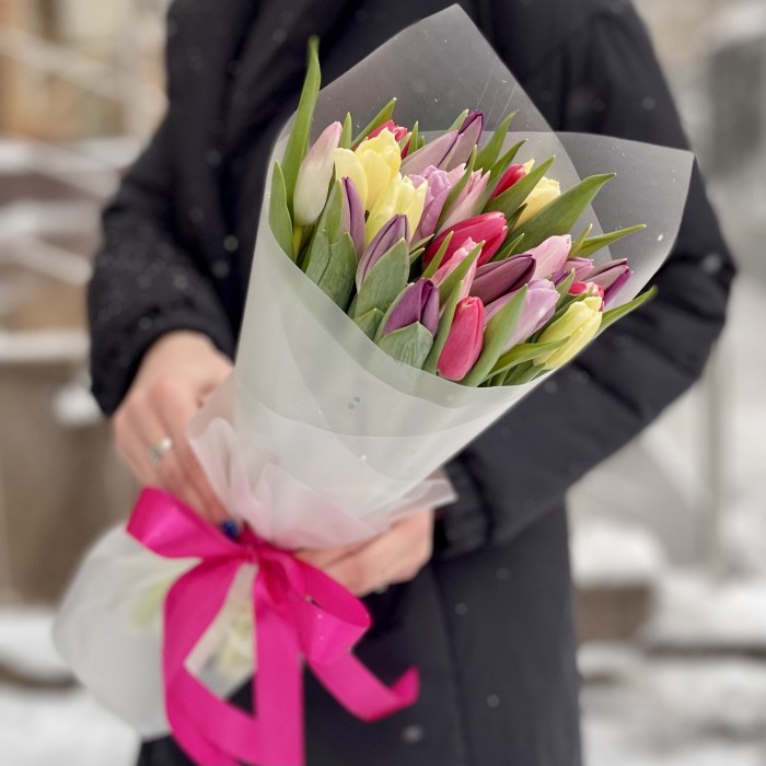 25 тюльпанов микс пастельных оттенков