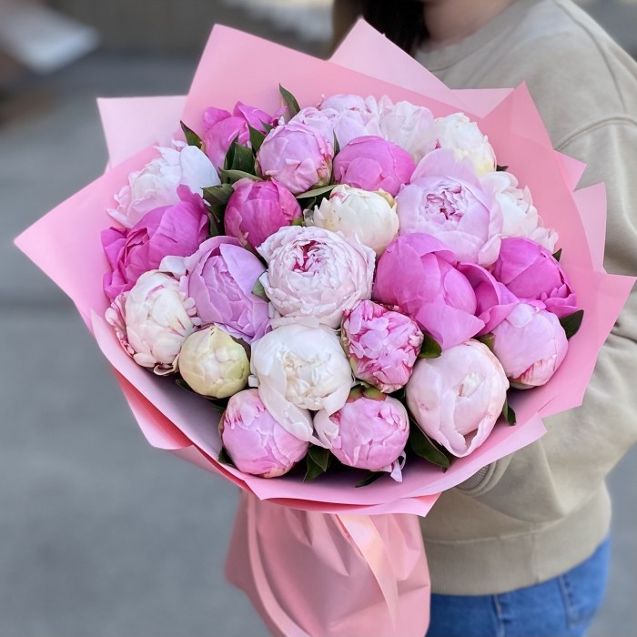 25 ароматных пионов в упаковке