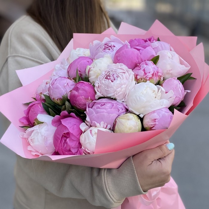 25 ароматных пионов в упаковке