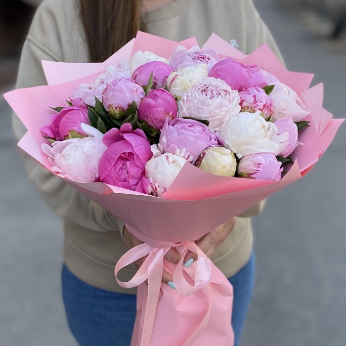 25 ароматных пионов в упаковке