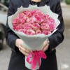 25 бело-розовых роз Баракуда