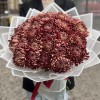 25 бордовых хризантем