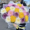 25 хризантем микс в упаковке