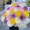 25 хризантем микс в упаковке