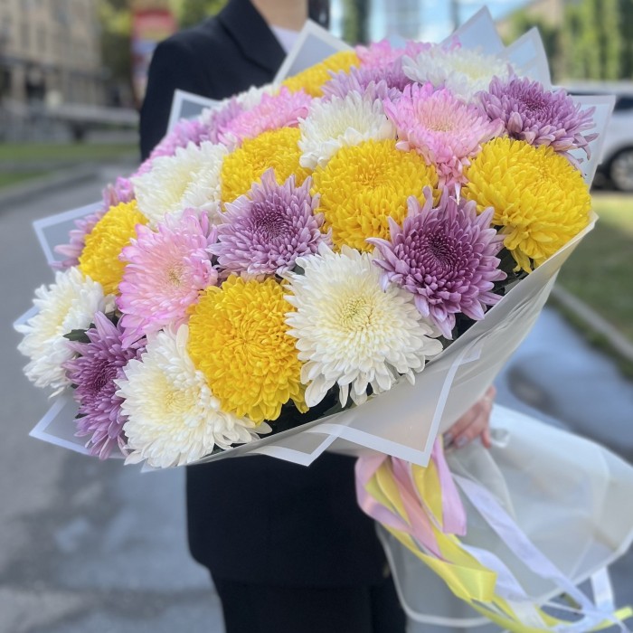 25 хризантем микс в упаковке