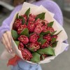 25 махровых красных тюльпанов Ля мур