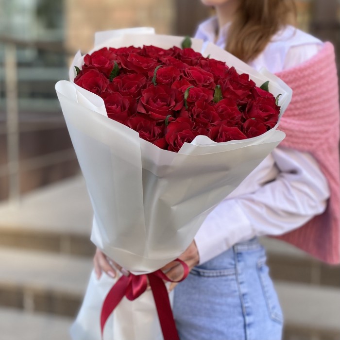 25 красных роз Эвер ред 60 см