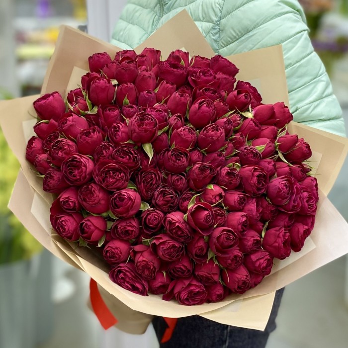25 кустовых пионовидных роз Ред лэйс