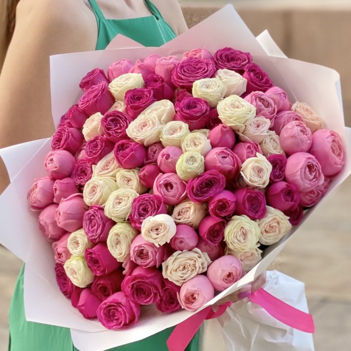 25 кустовых пионовидных роз Розовый микс