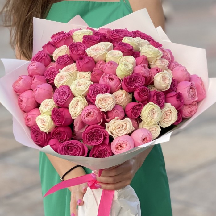25 кустовых пионовидных роз Розовый микс