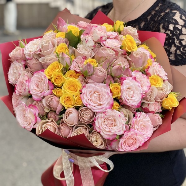 25 кустовых роз Цвет Любви