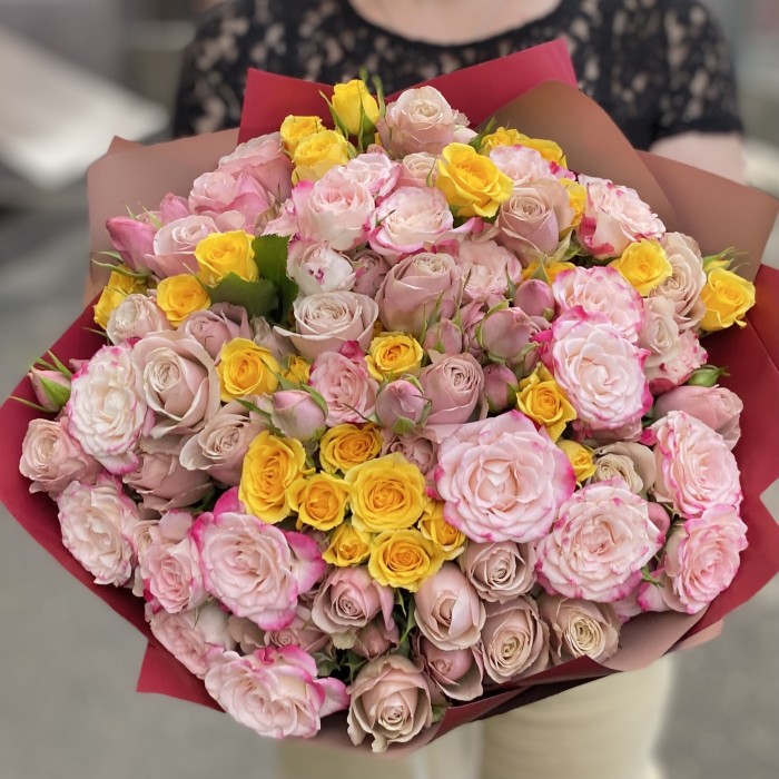 25 кустовых роз Цвет Любви