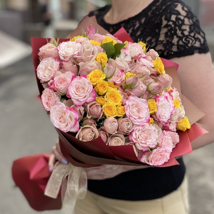 25 кустовых роз Цвет Любви