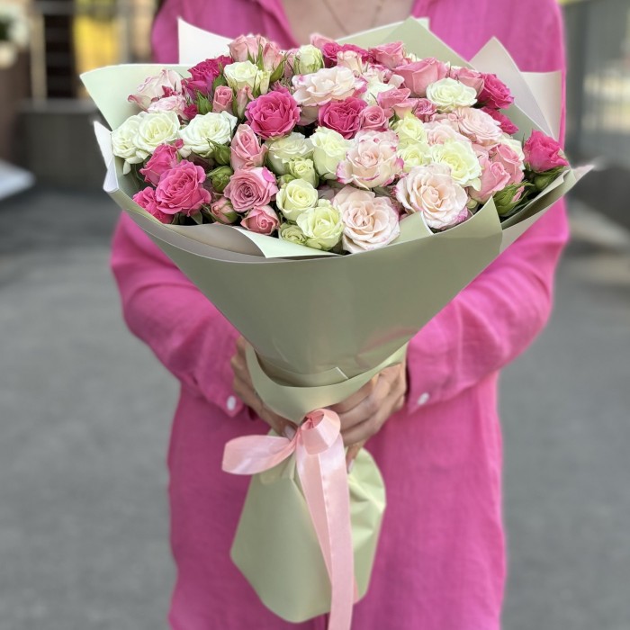 25 кустовых роз Нежный микс