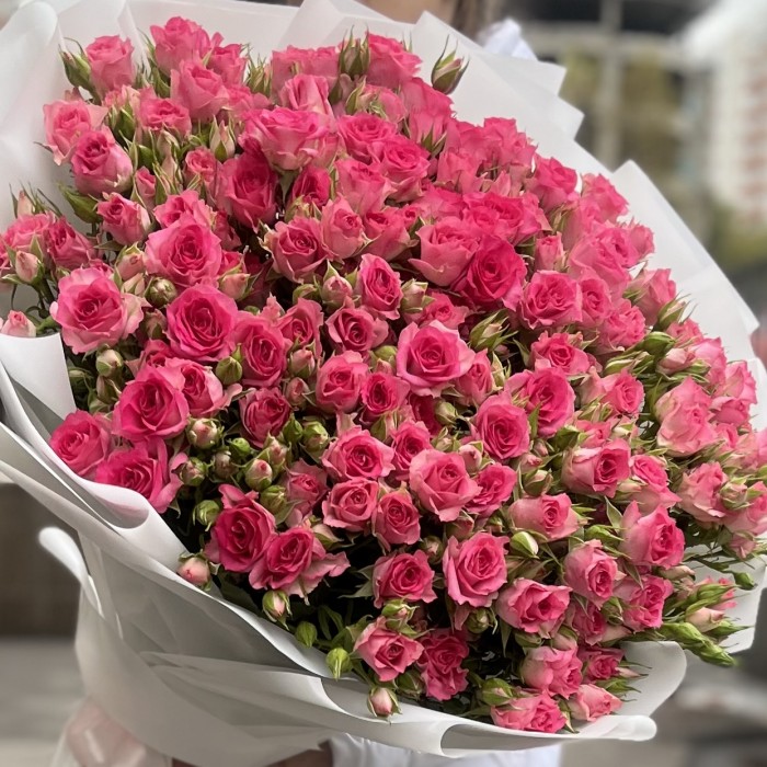 25 кустовых роз Рупски 70 см