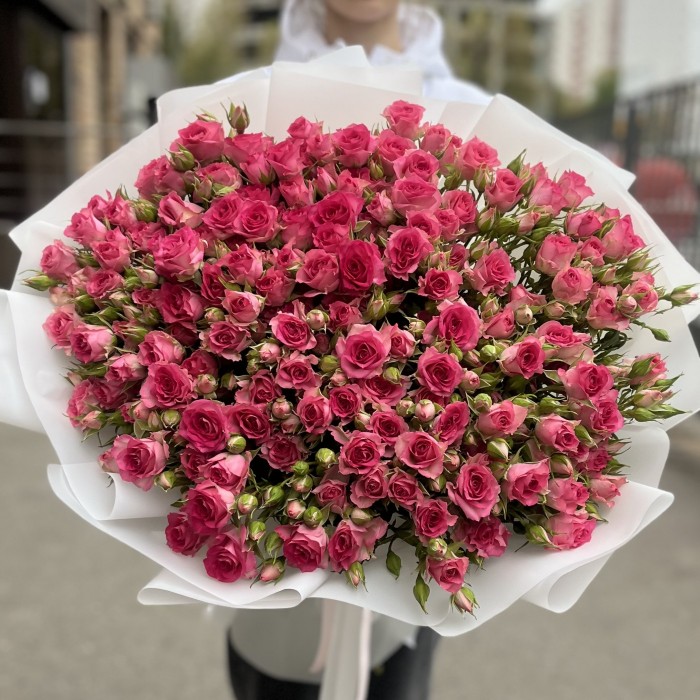 25 кустовых роз Рупски 70 см